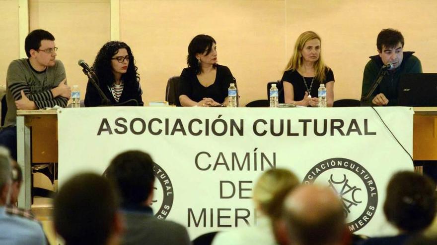 Por la izquierda, Borja Menéndez, Vanessa Gutiérrez, Gema Ramos, Adela Ania y David Fernández.