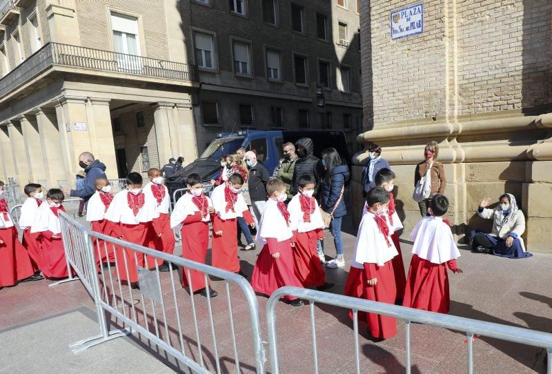 La basílica del Pilar recibe a los zaragozanos con aforo reducido y medidas de seguridad