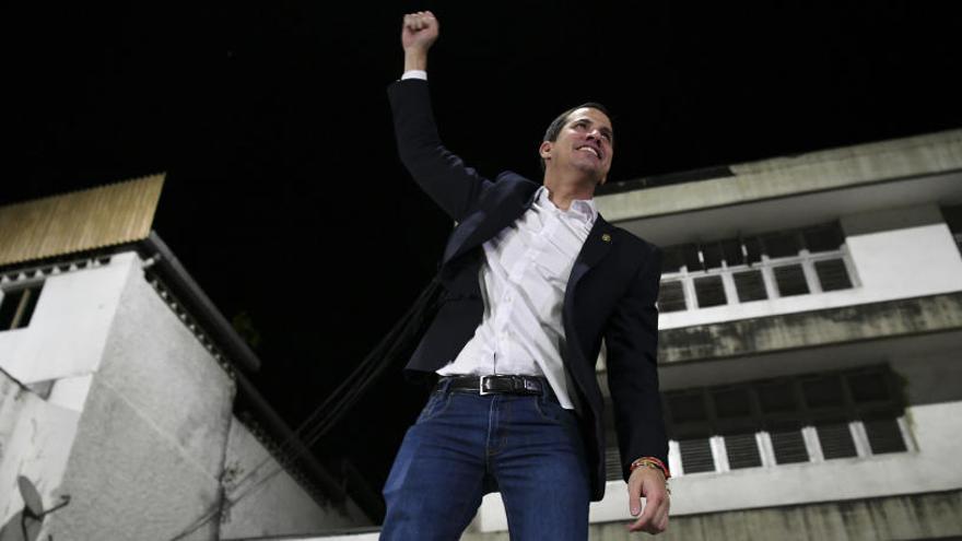 Guaidó: &quot;Cobarde Nicolás que no enfrentas&quot;