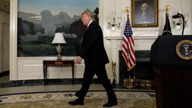 zentauroepp46621687 u s  president donald trump leaves after delivering remarks 190119224308