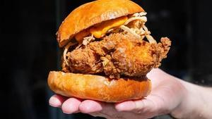 Pollo frito crujiente de RooqChicken.