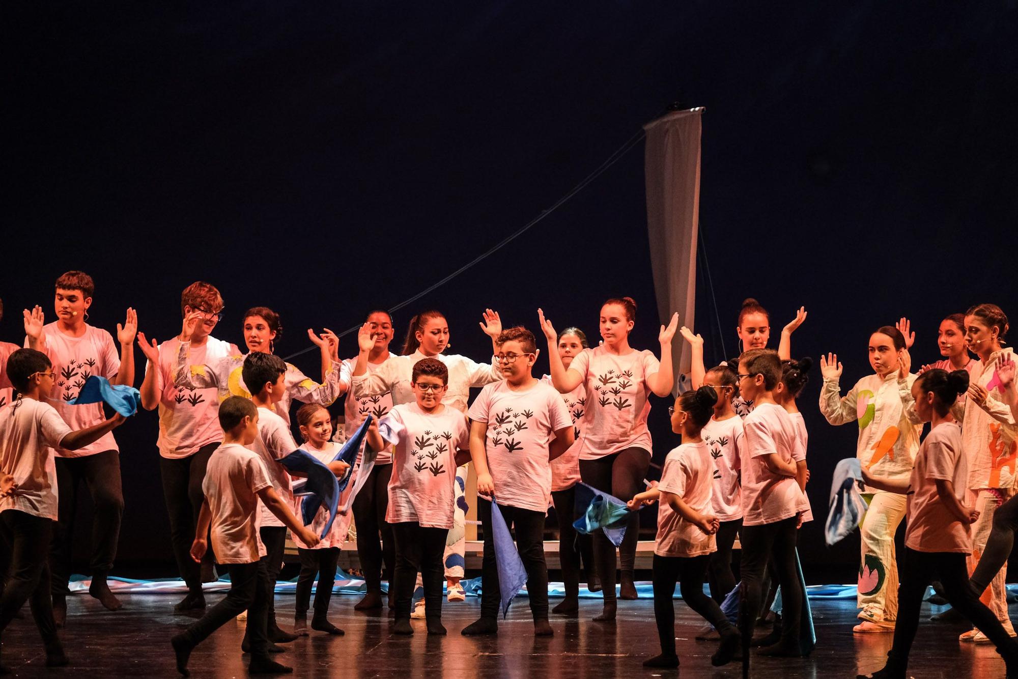 Barrios Orquestados celebra su décimo aniversario con el musical 'Casamundo, entre el mar y la folía'