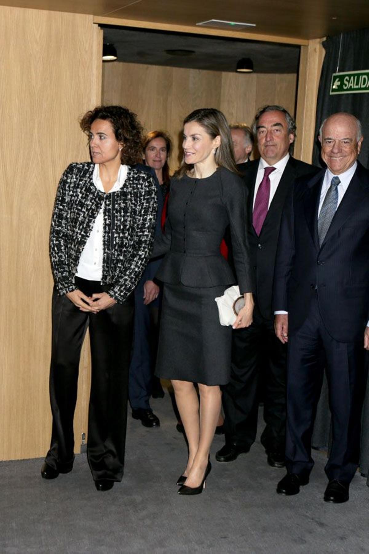 El look de Letizia Ortiz con traje peplum de Nina Ricci