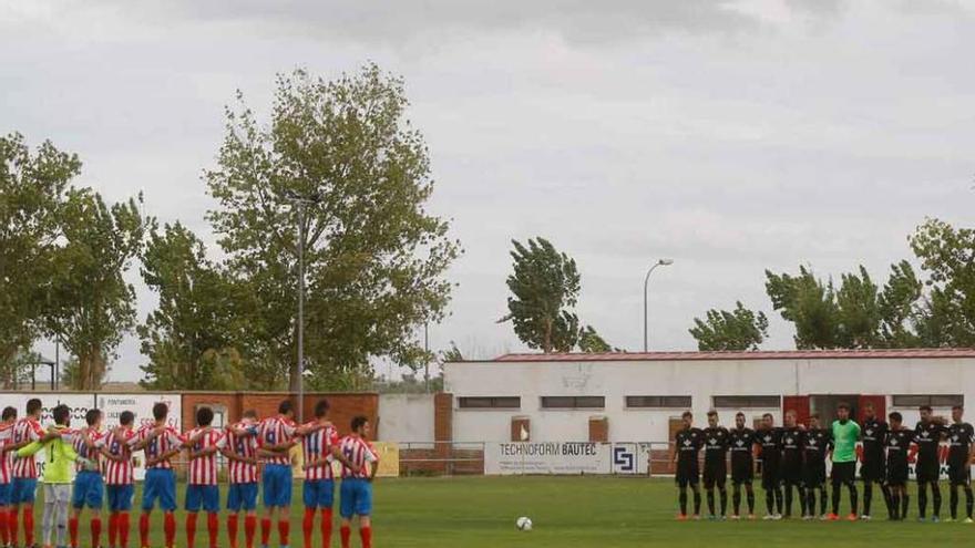 Juanmari tuvo su recuerdo especial en el encuentro entre sus exequipos