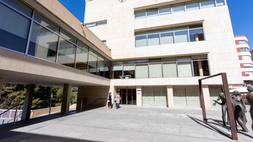 Los sindicatos dan la espalda al complemento salarial de hasta 10.000 euros en el Ayuntamiento de Elche