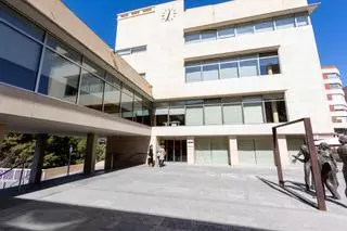 Los sindicatos dan la espalda al complemento salarial de hasta 10.000 euros en el Ayuntamiento de Elche