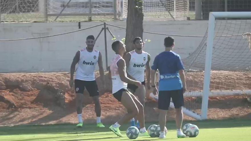 Rodrigo vuelve a entrenar con el grupo