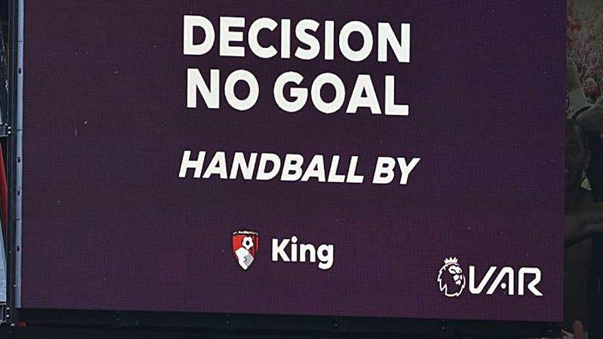 La Premier League admite tres decisiones incorrectas del VAR