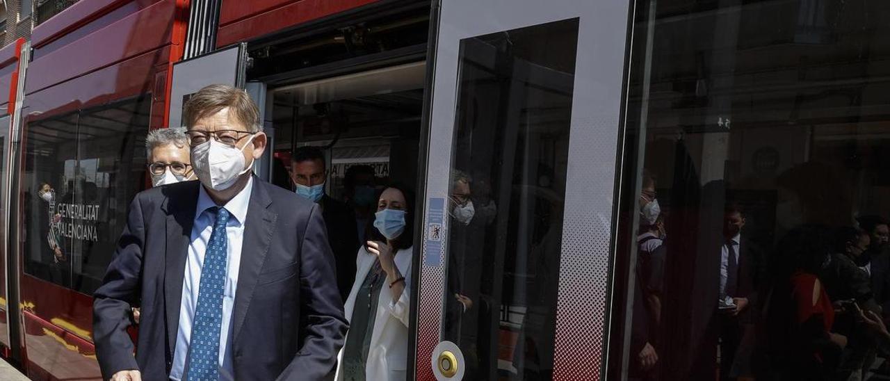 El presidente de la Generalitat, Ximo Puig, participa en la inauguración de la línea 10 de Metrovalencia.