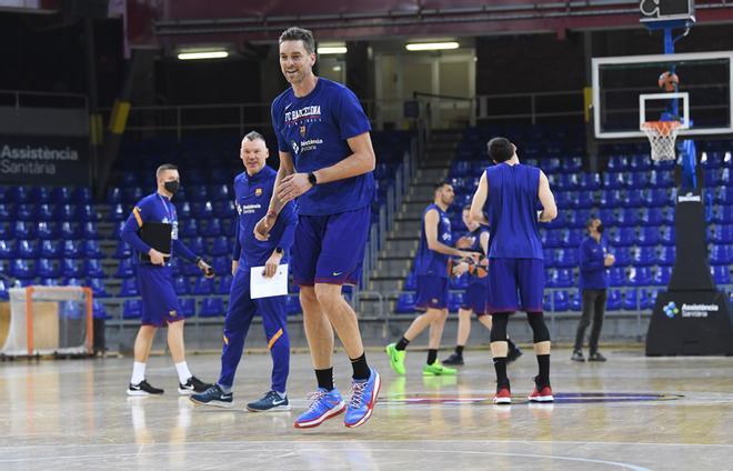 Pau Gasol hizo su primer entrenamiento como nuevo jugador del FC Barcelona en el  pabellón de la Ciutat Esportiva Joan Gamper.