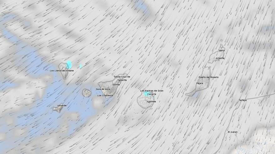 Tenerife arranca el lunes con nubes, posibles lluvias débiles en medianías y alisios con rachas fuertes