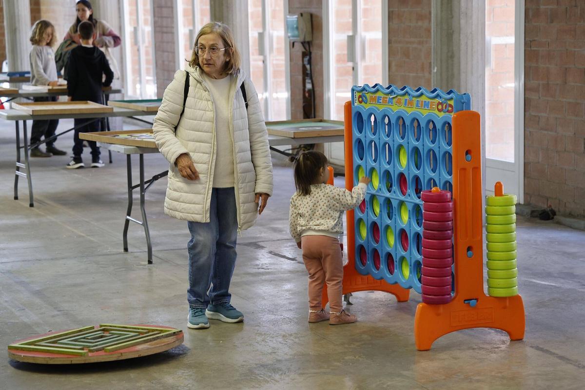 Girona. Palau Firal. Segona edicio de La Mona 2026. El parc infantil de Setmana Santa.
