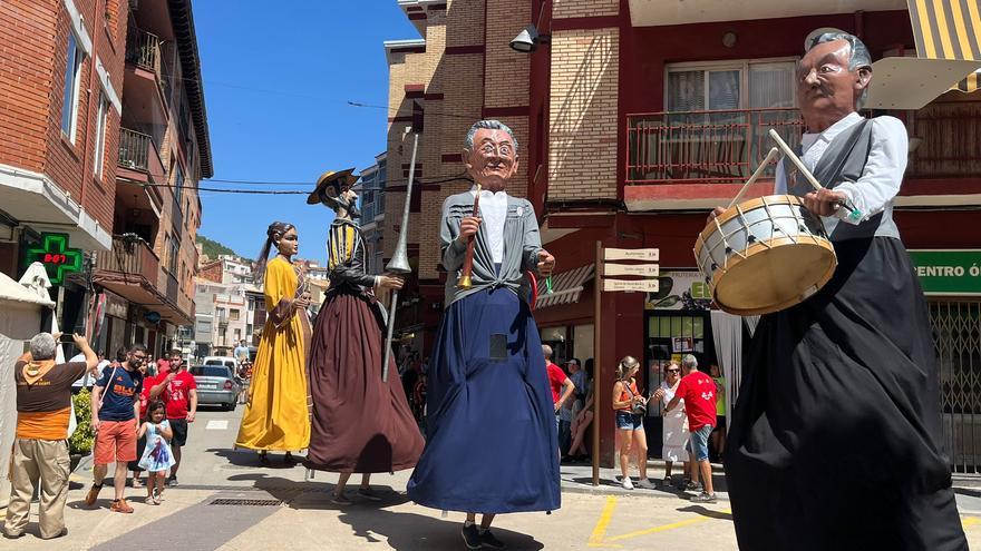 Éxito de público en el X Encuentro de Gigantes de Alcorisa