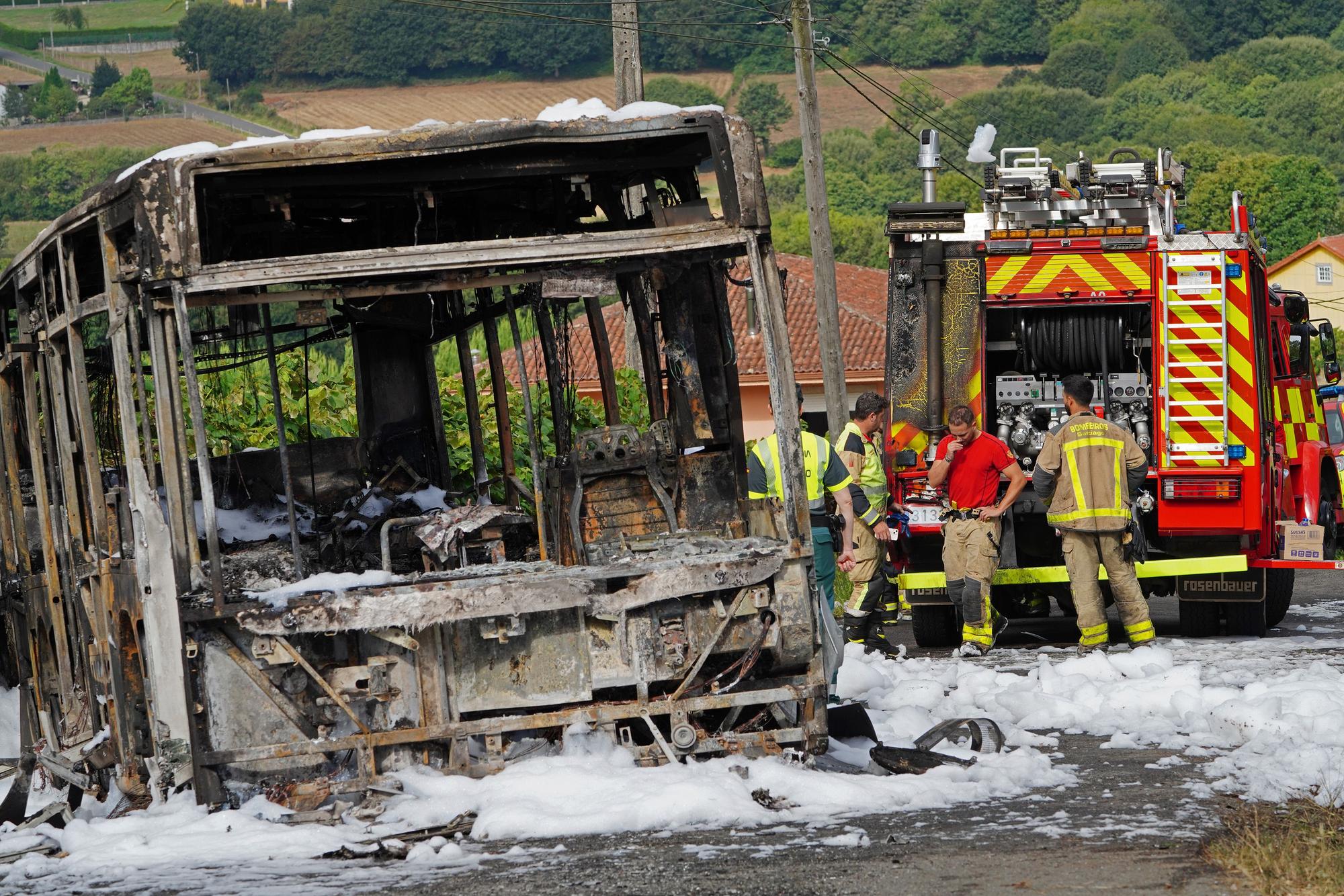 Muere un joven bombero vigués en un incendio en Santiago