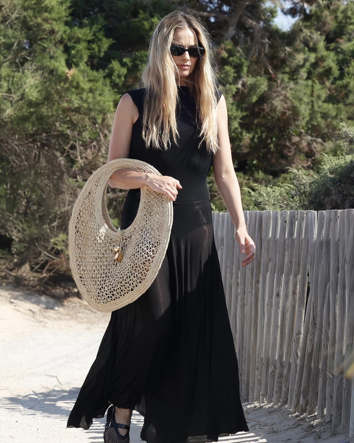 Todas las imágenes de las vacaciones de Margot Robbie en Ibiza