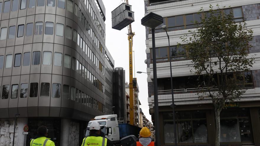 Así es el aparatoso montaje de la nueva climatización en el edificio de la Junta en Zamora