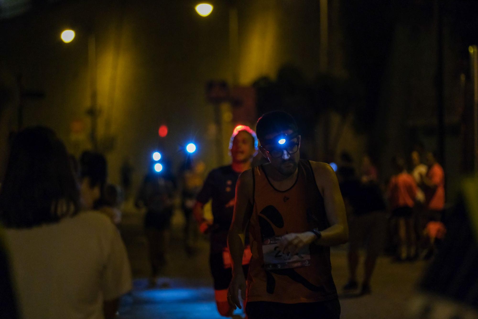 La carrera nocturna Mlk Trail & Tahermo llena de corredores el entorno de Gibralfaro