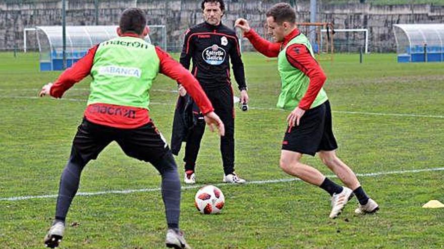 Luisito dirige un entrenamiento del Fabril.