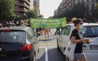 Eixample Respira sale otra vez a la calle para exigir "medidas urgentes" contra la contaminación