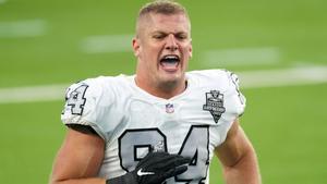 Carl Nassib, el jugador que ha aconseguit tenyir de l’arc de Sant Martí l’NFL