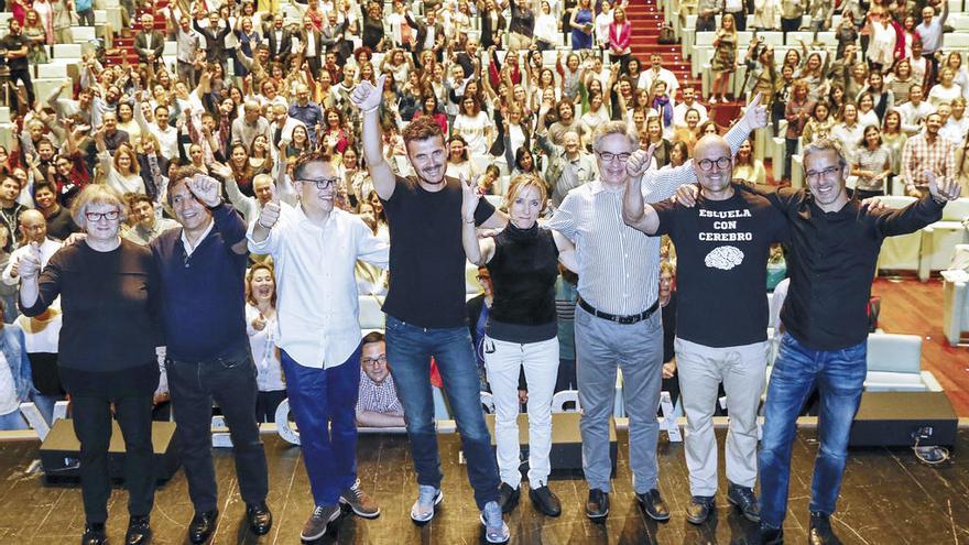 Los ocho expertos participantes en el I Foro de Educación, celebrado en mayo de 2017. // R. Grobas