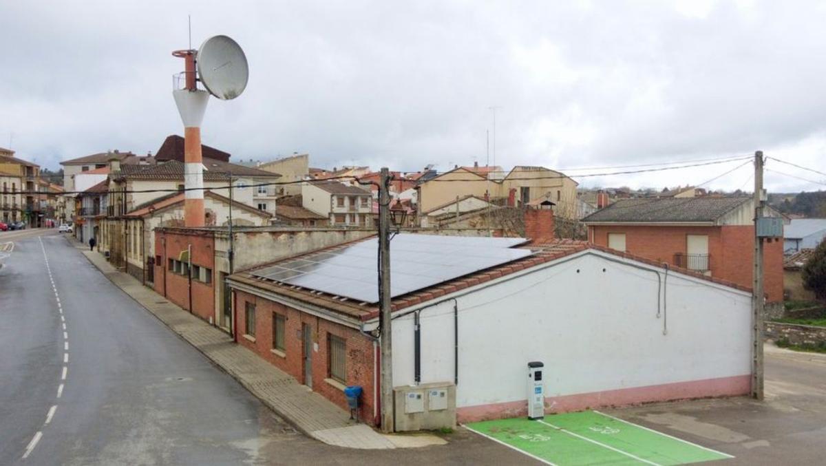 En primer plano, inmueble que será derribado. | CH. S.