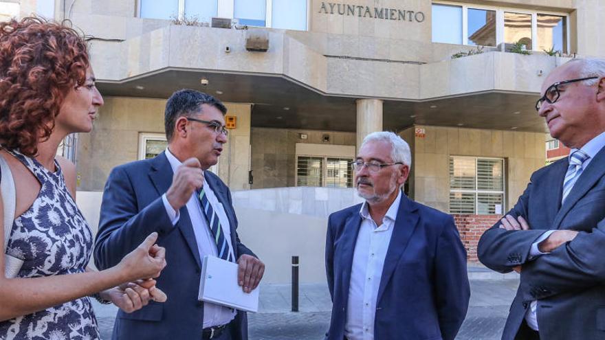 El PSOE comarcal defiende a Fanny Serrano como valedora de la &quot;legalidad&quot; en Torrevieja