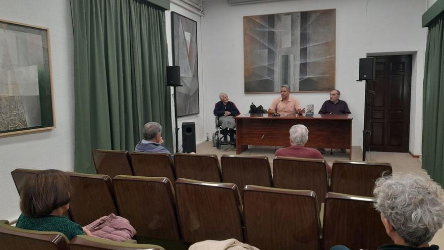 Gabriel García presenta en Toro el libro &quot;Un pañuelo de papel&quot;