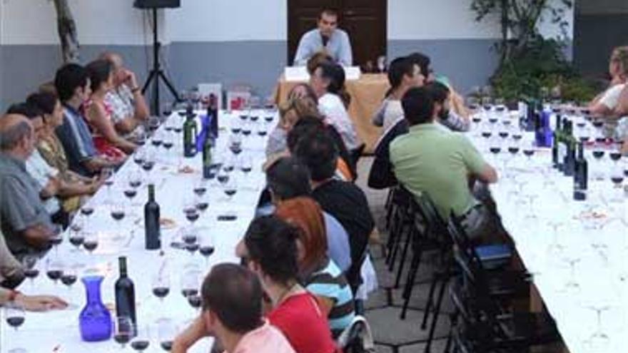 El Etnográfico de Don Benito celebra una cata de vinos