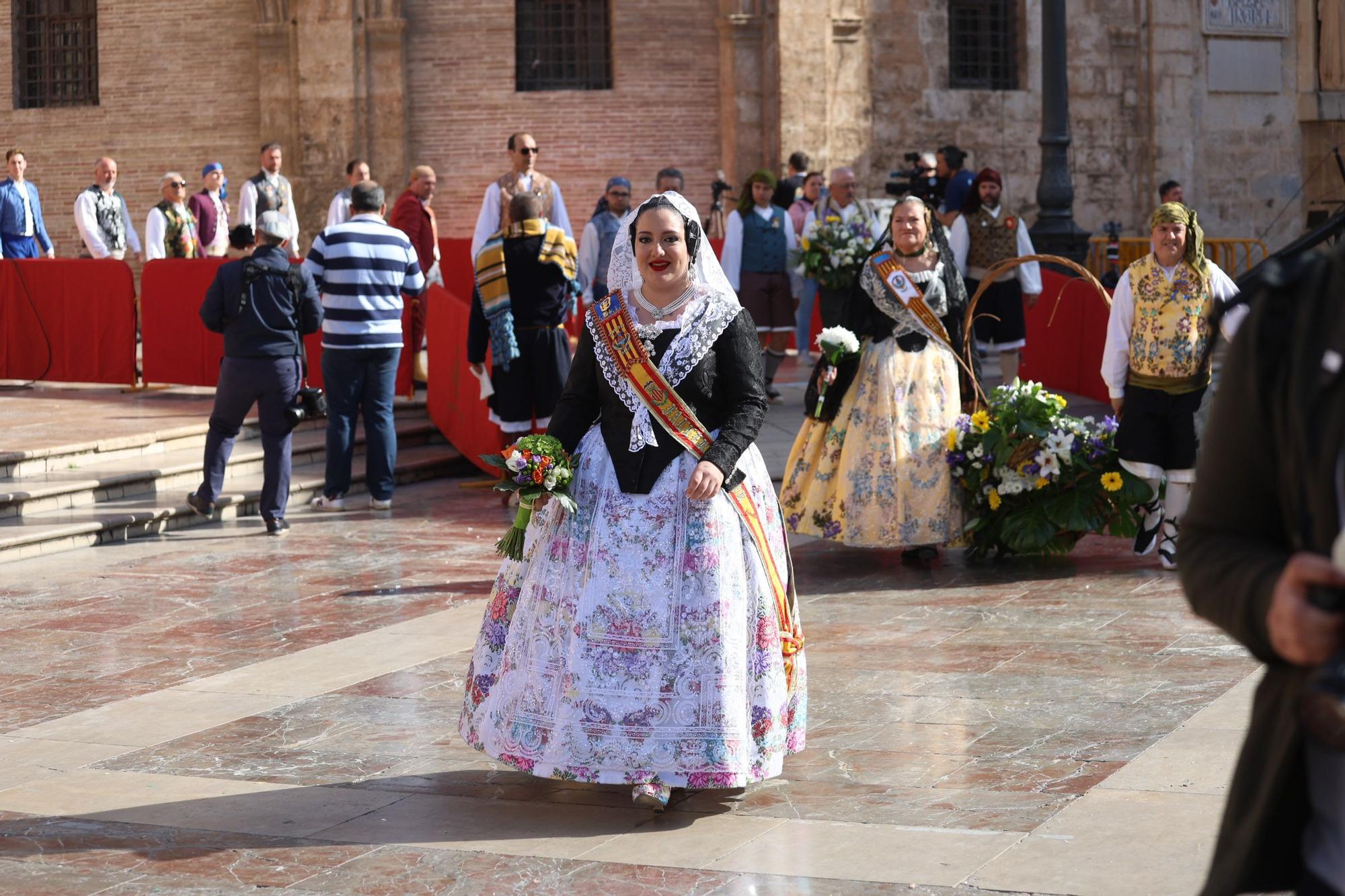 Búscate en el primer de la Ofrenda en la calle de la Paz hasta las 17 horas