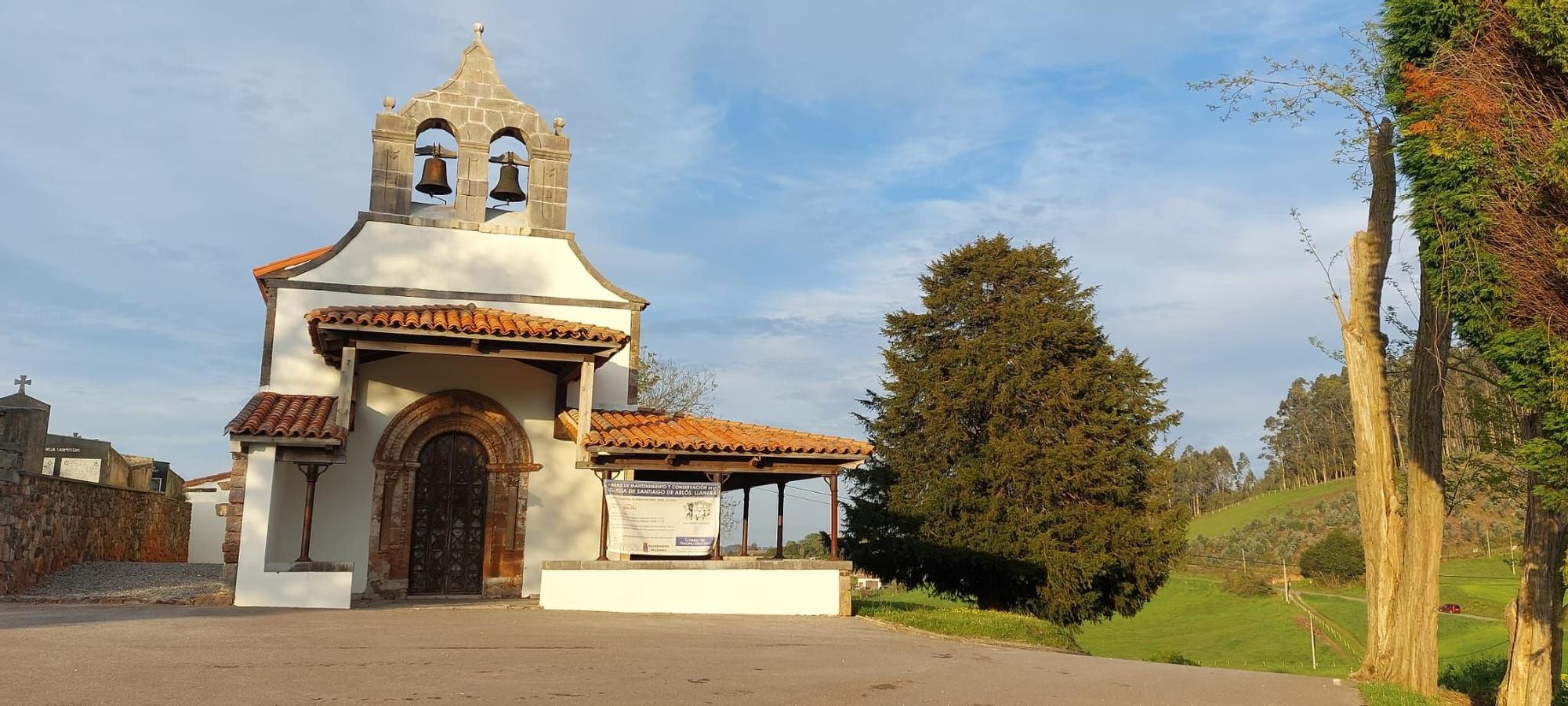 Arlós, un mar de verde en la zona rural de Llanera: así es la parroquia de espectacular paisaje y guardesa de un templo románico