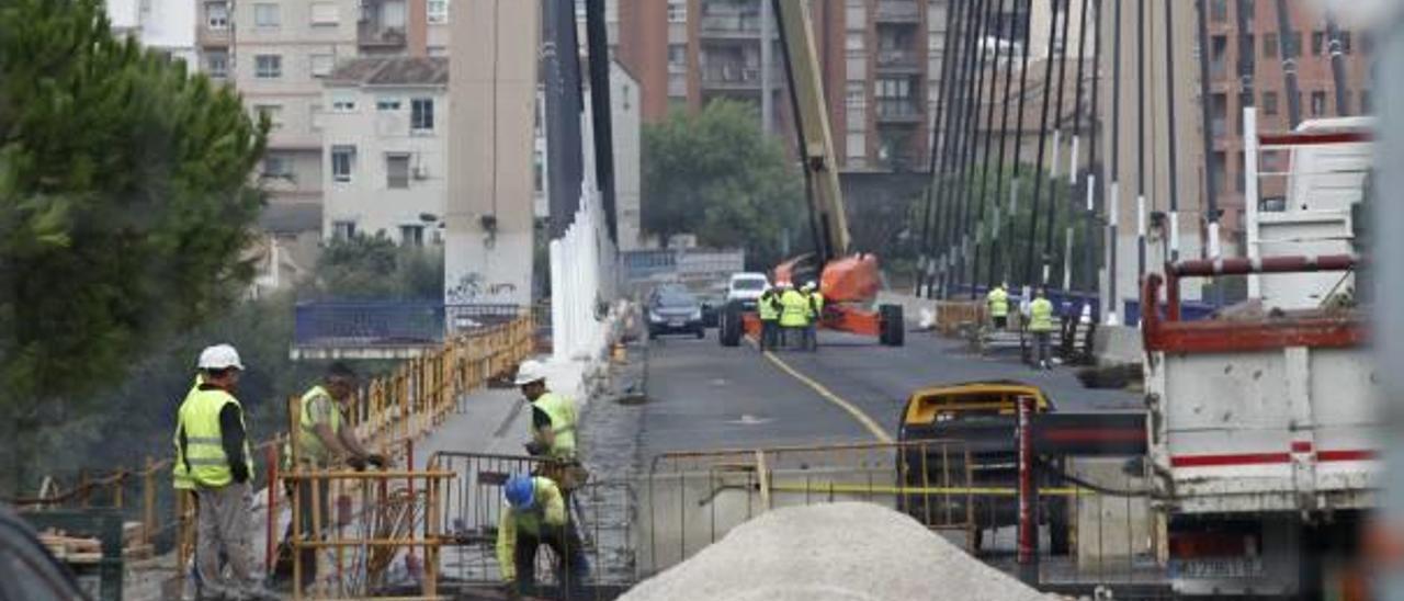 Un movimiento de la ladera de Beniata rompió el tirante del Fernando Reig