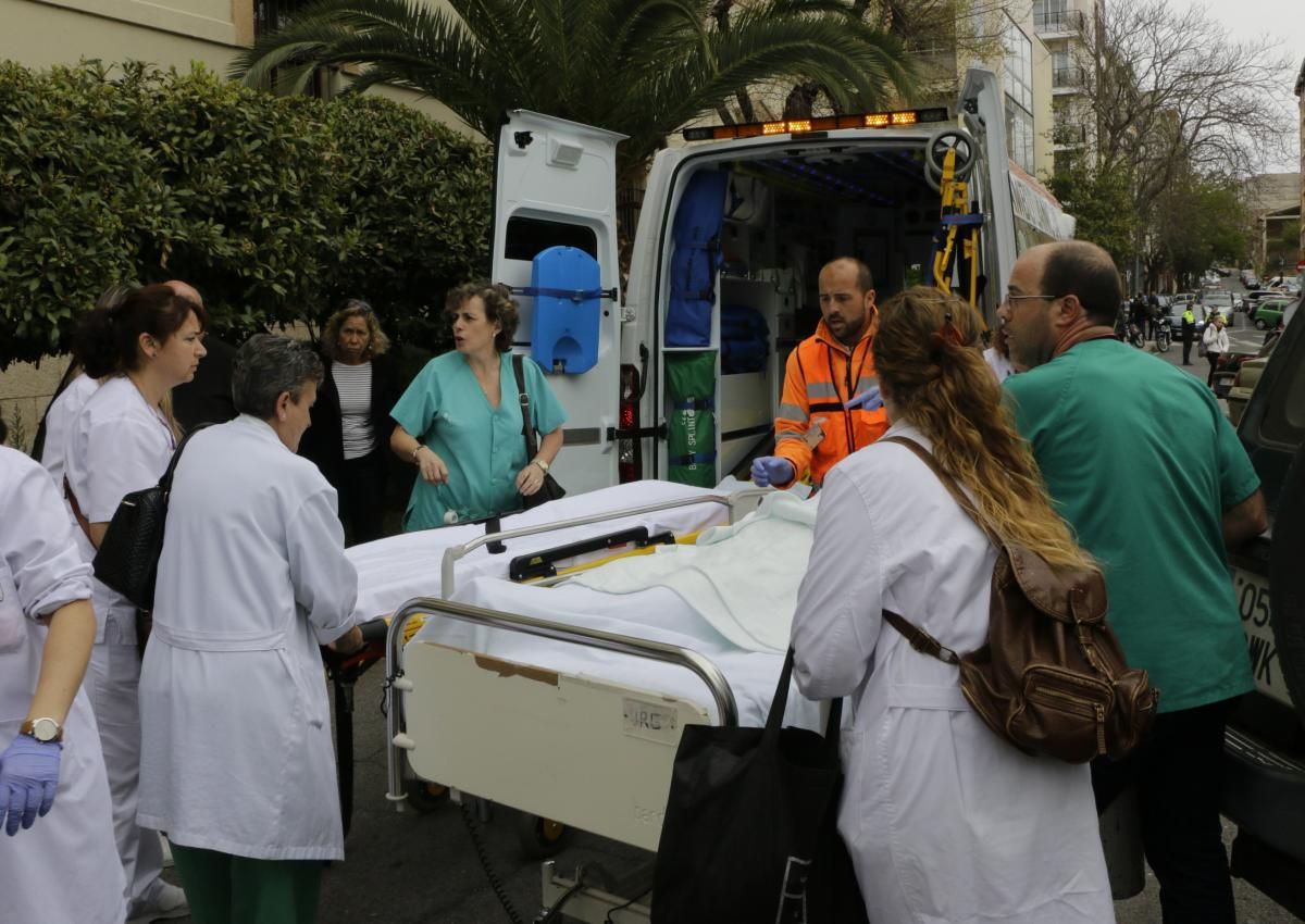 El incendio del hospital Virgen de la Montaña de Cáceres en imágenes