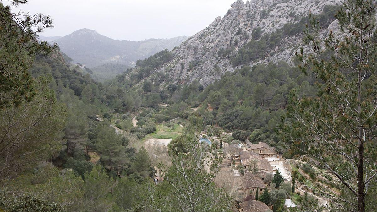 7-Tage Wetterprognose für Puigpunyent, Mallorca: Sonnige Aussichten mit leichten Regenschauern (19.4.2024)