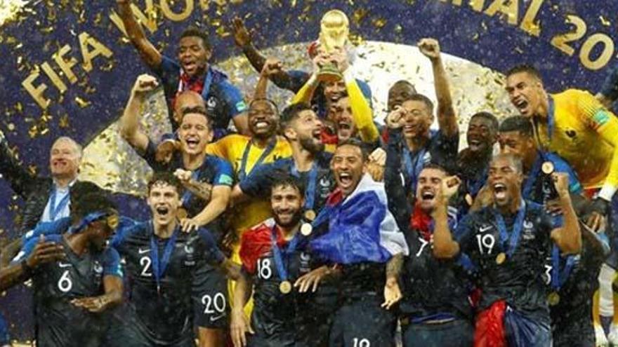 Francia lidera el nuevo ranking FIFA.