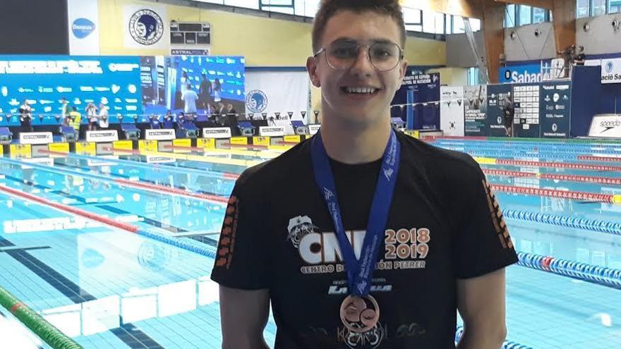 Mikel Bonal se cuelga el bronce en el Nacional júnior.