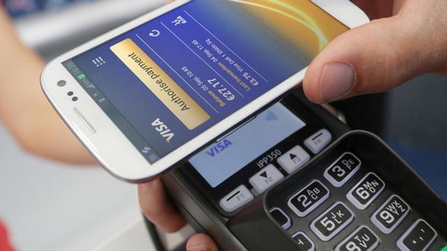 Pago en una tienda con Samsung Pay.