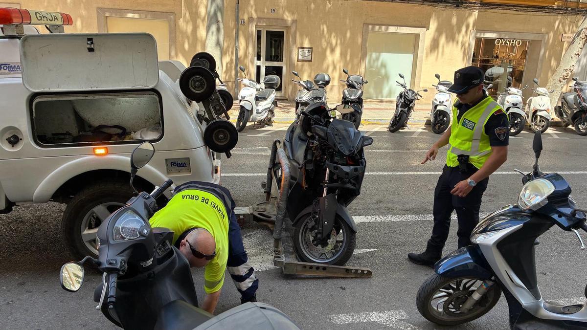 Estado de la moto tras el impacto.