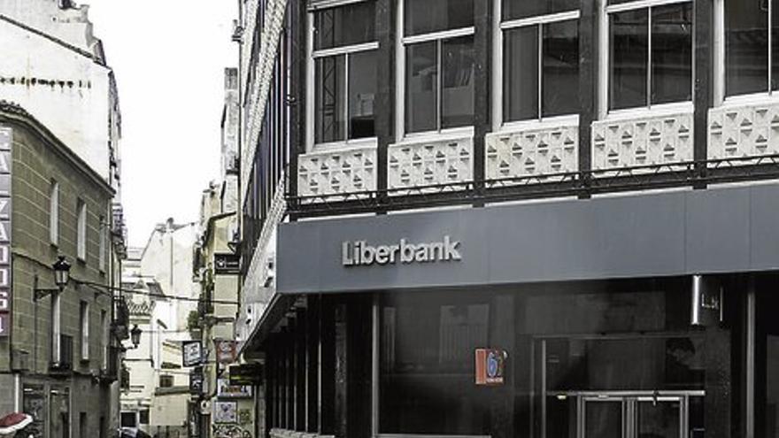 Liberbank plantea 200 despidos y el cierre de 78 oficinas en Extremadura