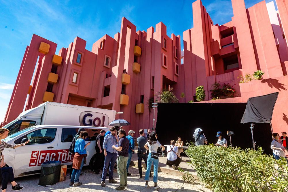El Corte Inglés rueda un spot en el edificio más famoso de Instagram, ubicado en Calp