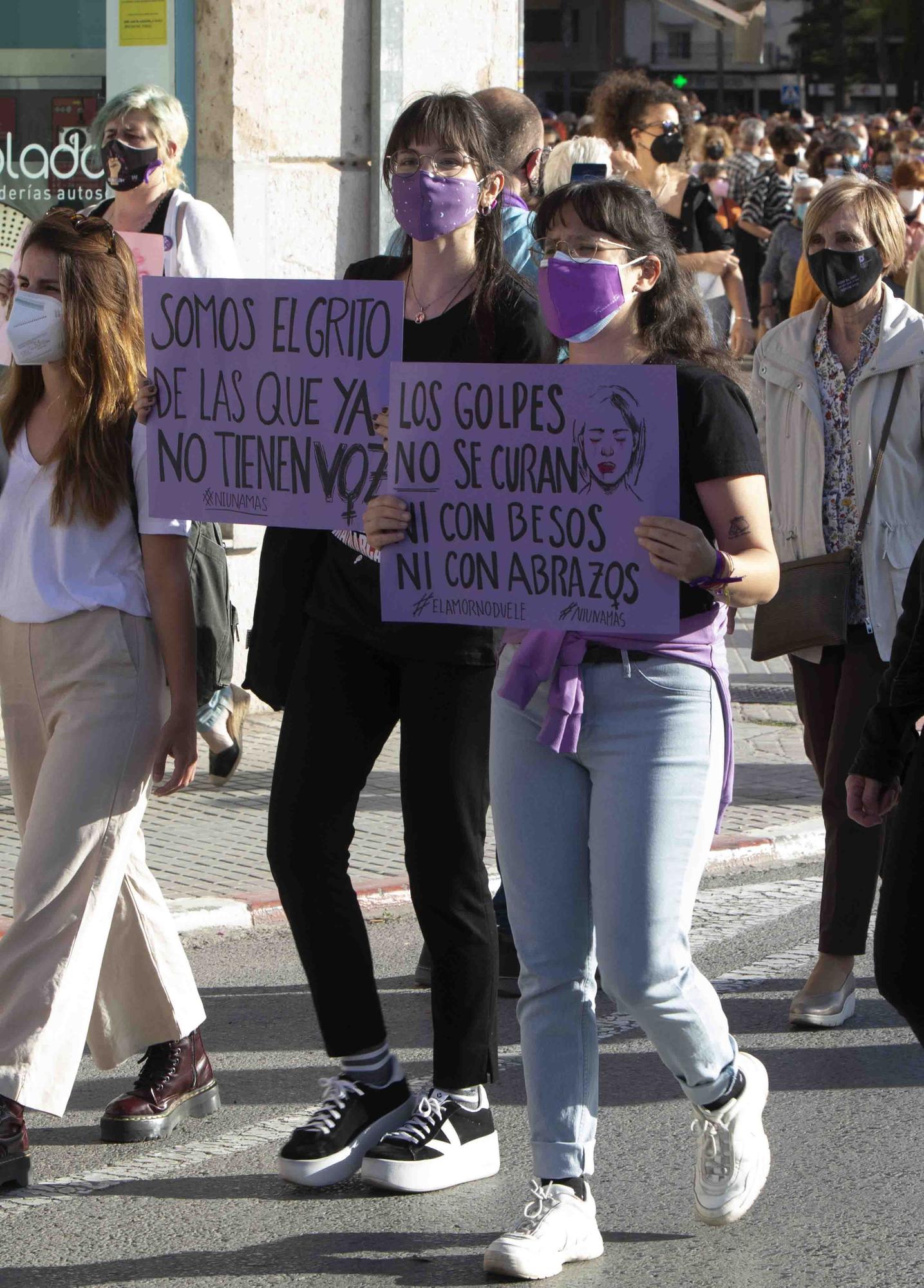 Manifestación en el Port de Sagunt por el asesinato machista de Soledad.