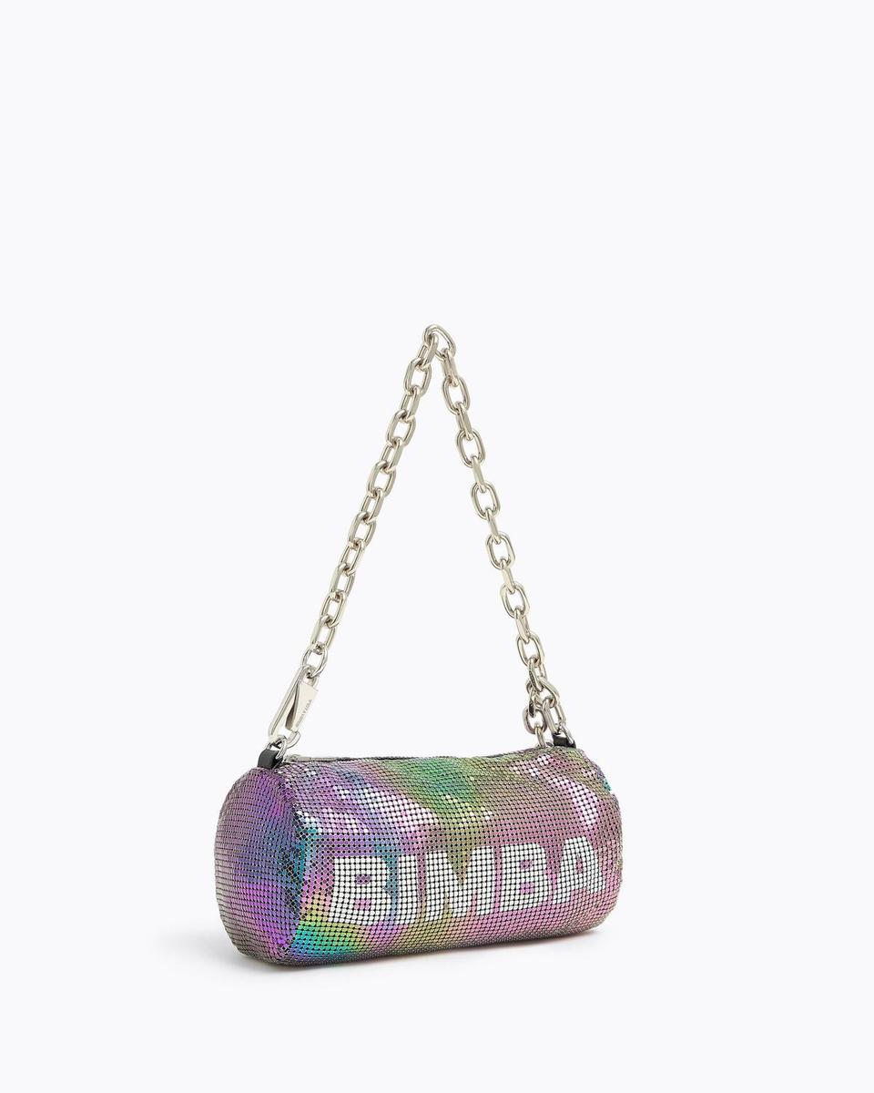 Bolso cilíndrico de malla iridiscente, de Bimba &amp; Lola (60 euros)