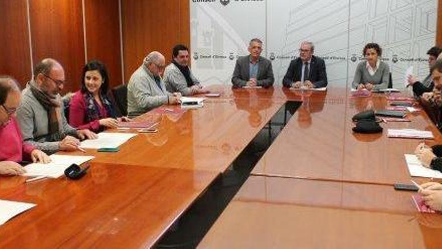 La mesa se creó en una reunión mantenida en la sede del Consell ibicenco.