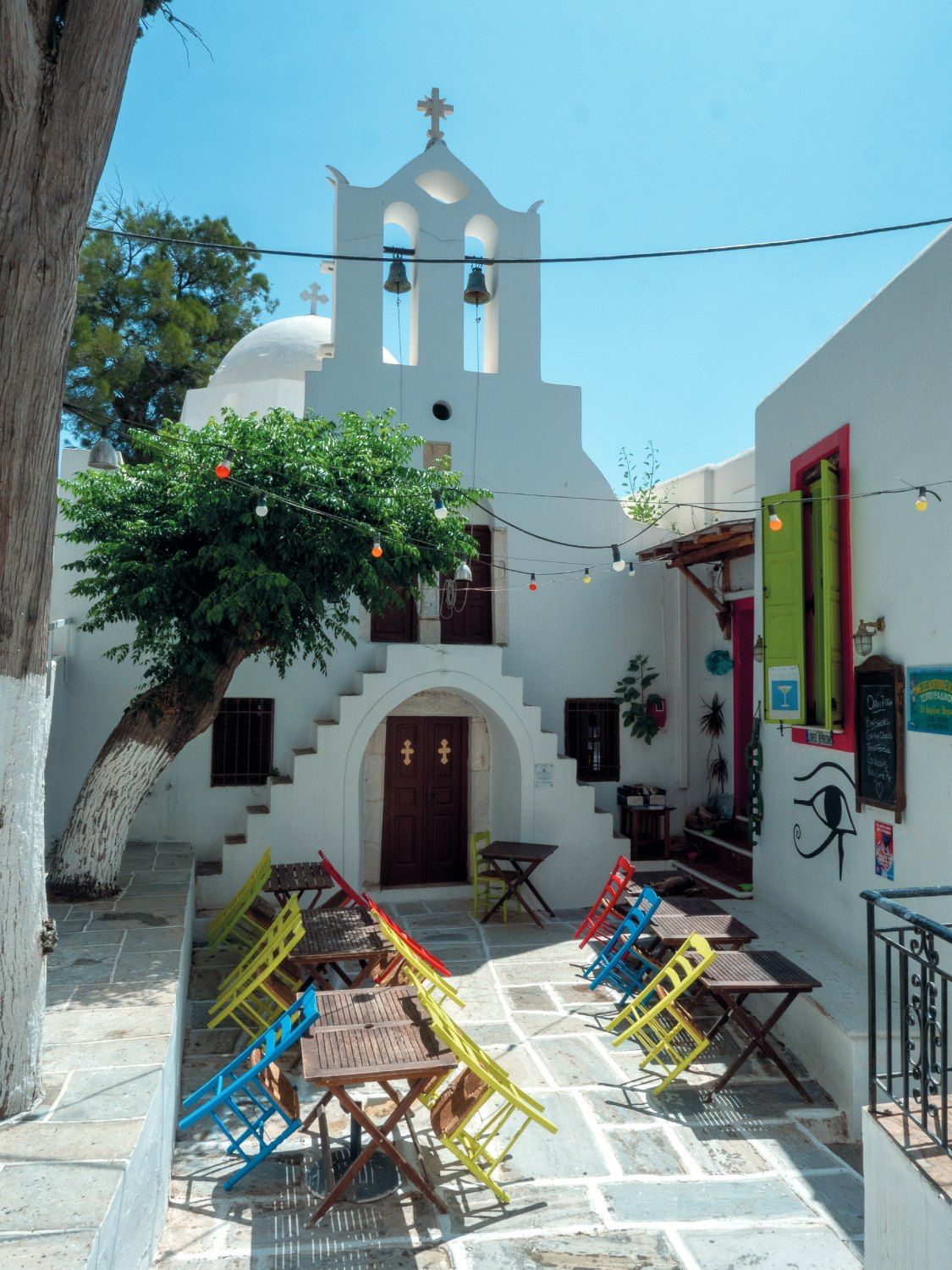 Iglesia en el pueblo de Chora.