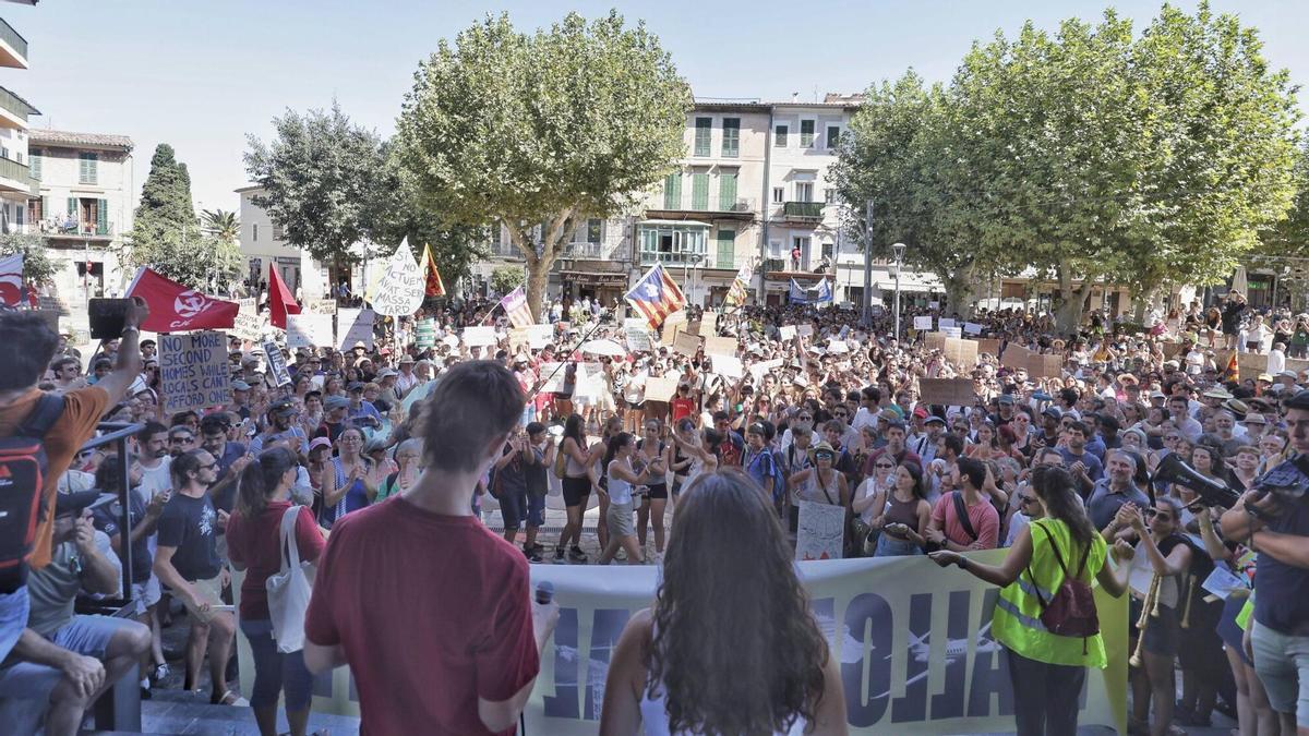 Baleares vuelve a salir a la calle contra la masificación turística en una marcha histórica