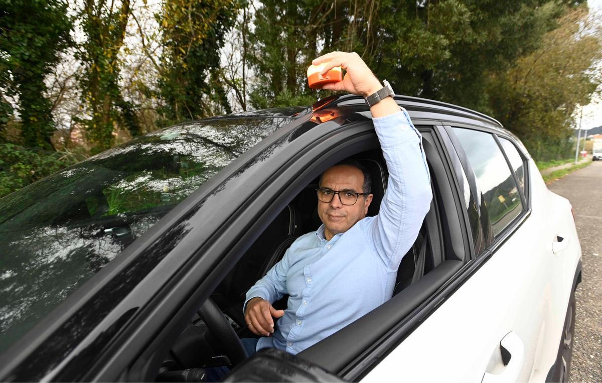 Conductores gallegos que ya usan la baliza V-16