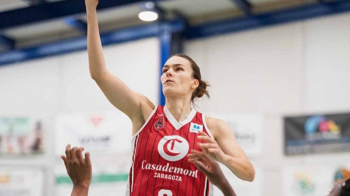 Vorackova, haciendo una bandeja ante el Estepona