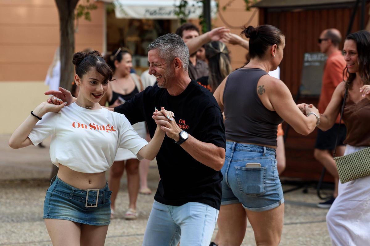 Todas las imágenes de 'Sazón, amb Ritme de Barri', fiesta de música latina en ibiza