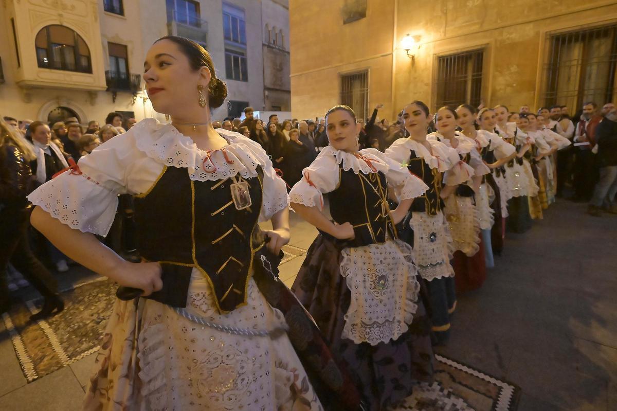 Bienvenida a la Virgen en la Basilica de Santa Maria