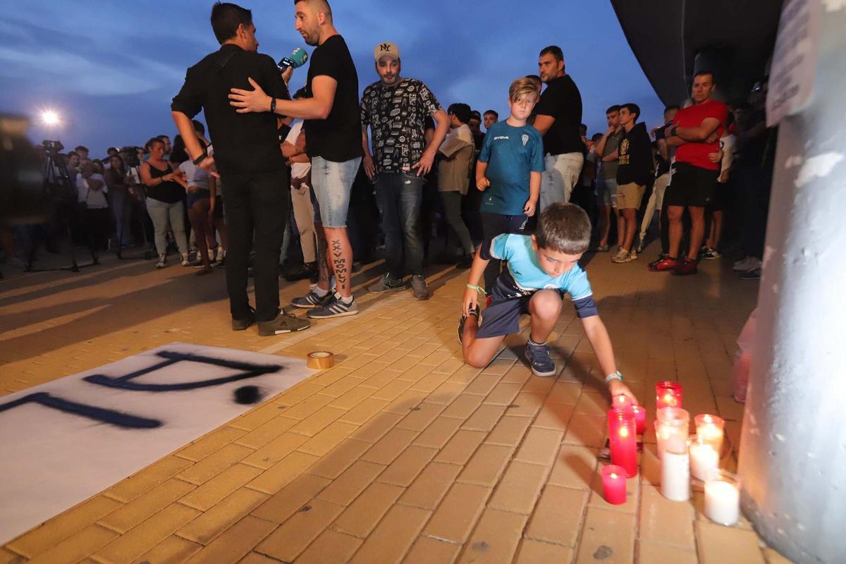 Homenaje a Álvaro Prieto en las puertas de El Arcángel